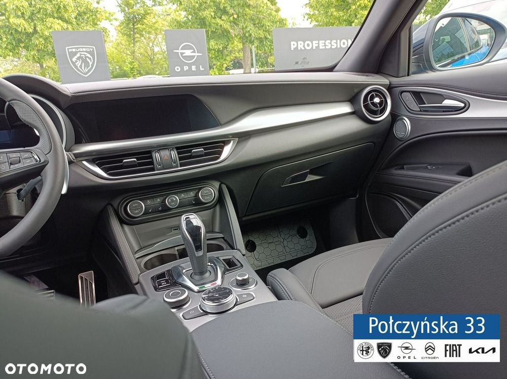 Alfa Romeo Stelvio - 16
