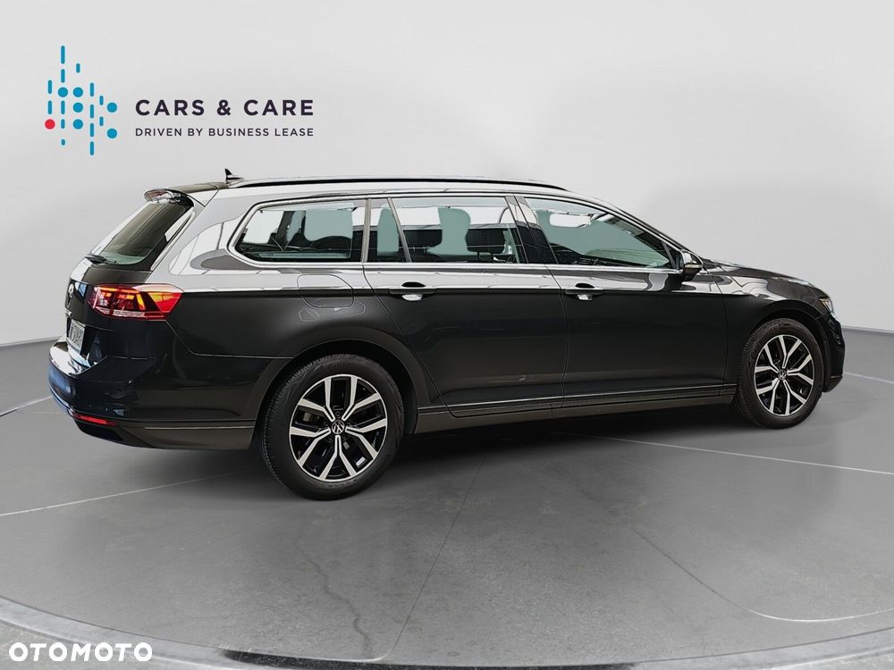 Volkswagen Passat - 30