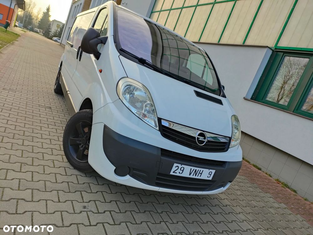 Opel Vivaro - 1