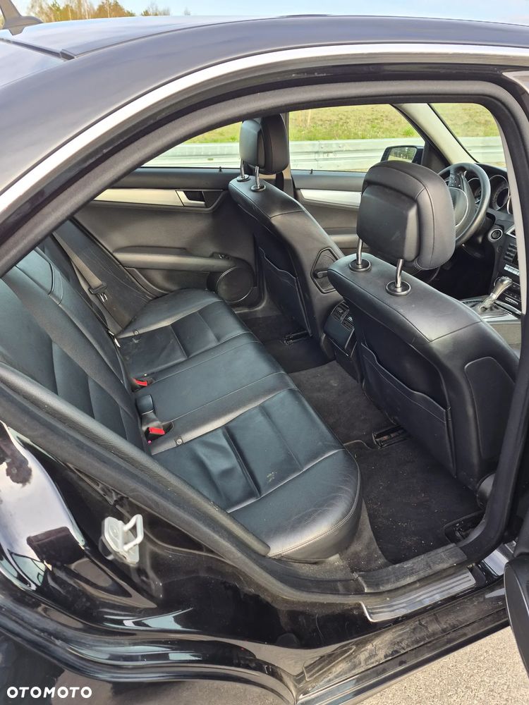 Mercedes-Benz Klasa C 300 CDI DPF 4Matic (BlueEFFICIENCY) 7G-TRONIC Elegance - 10