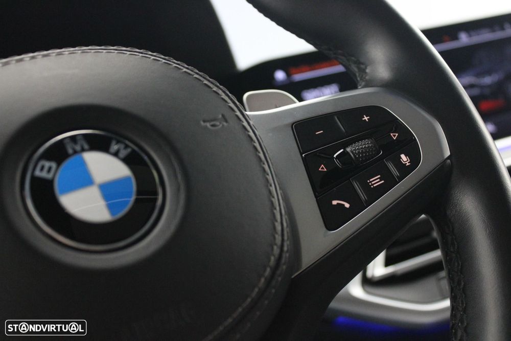 BMW X7 40 d xDrive Pack M — fotografia 15