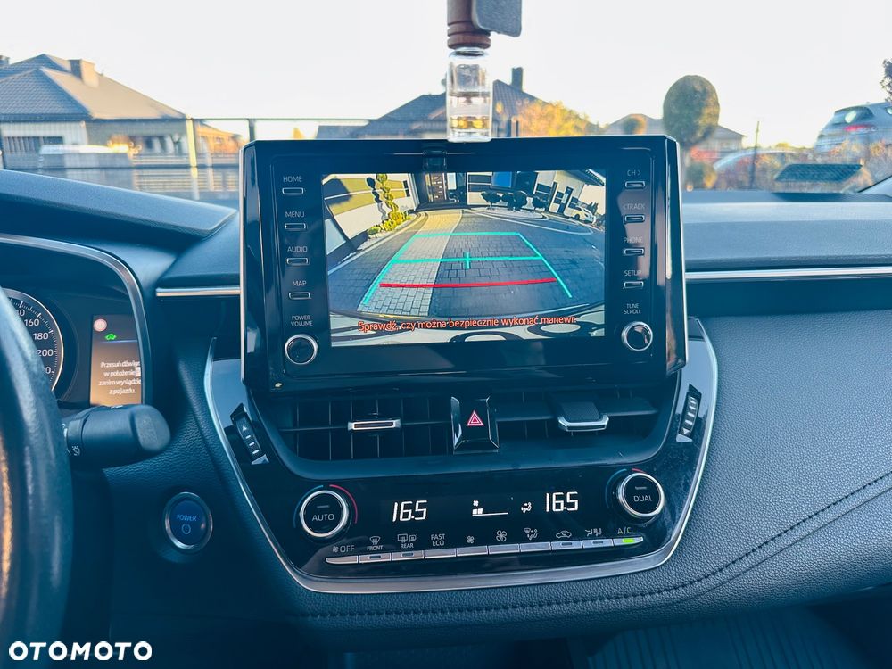 Toyota Corolla 1.8 Hybrid Comfort - 28