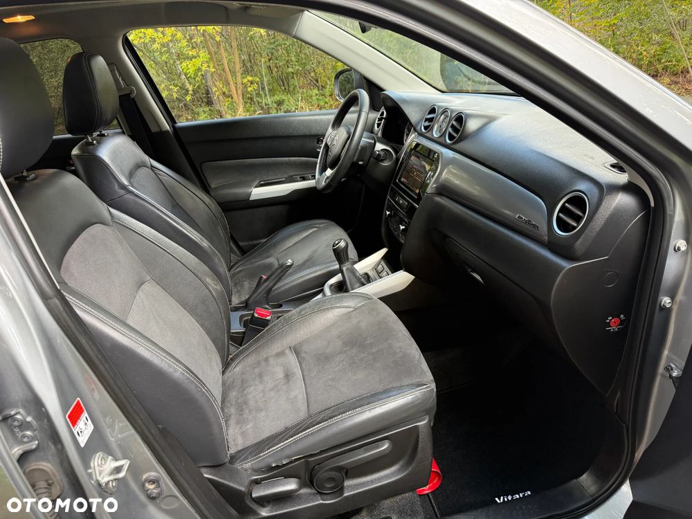 Suzuki Vitara 1.6 Premium 4WD - 23