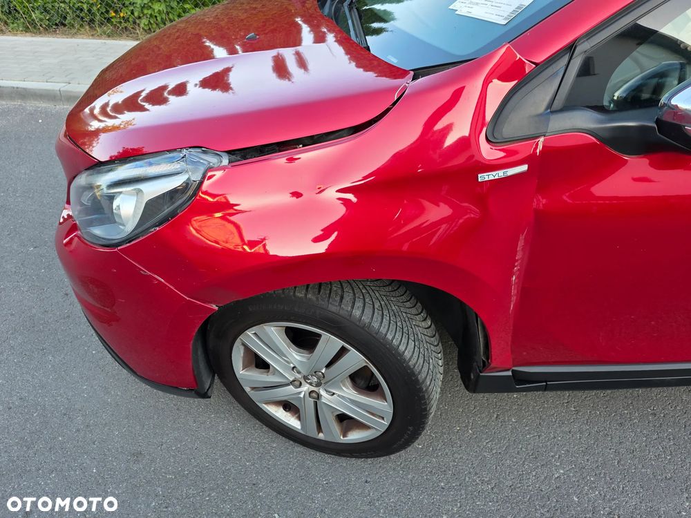 Peugeot 2008 BlueHDi 100 STOP & START Style - 29