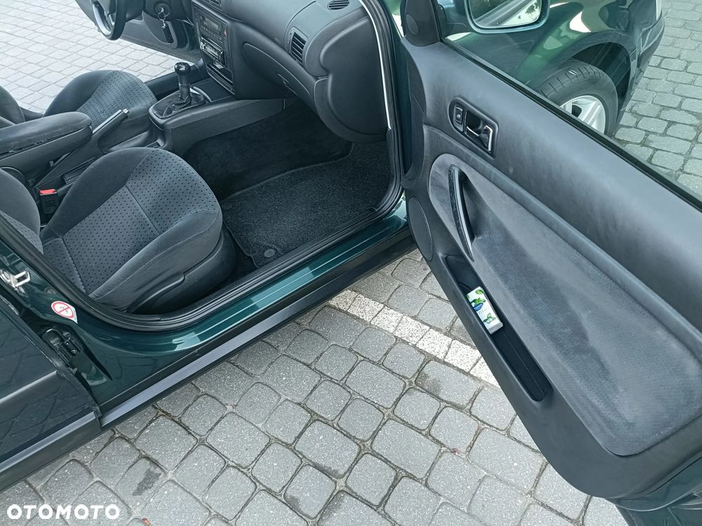Volkswagen Passat 1.8 Comfortline - 11
