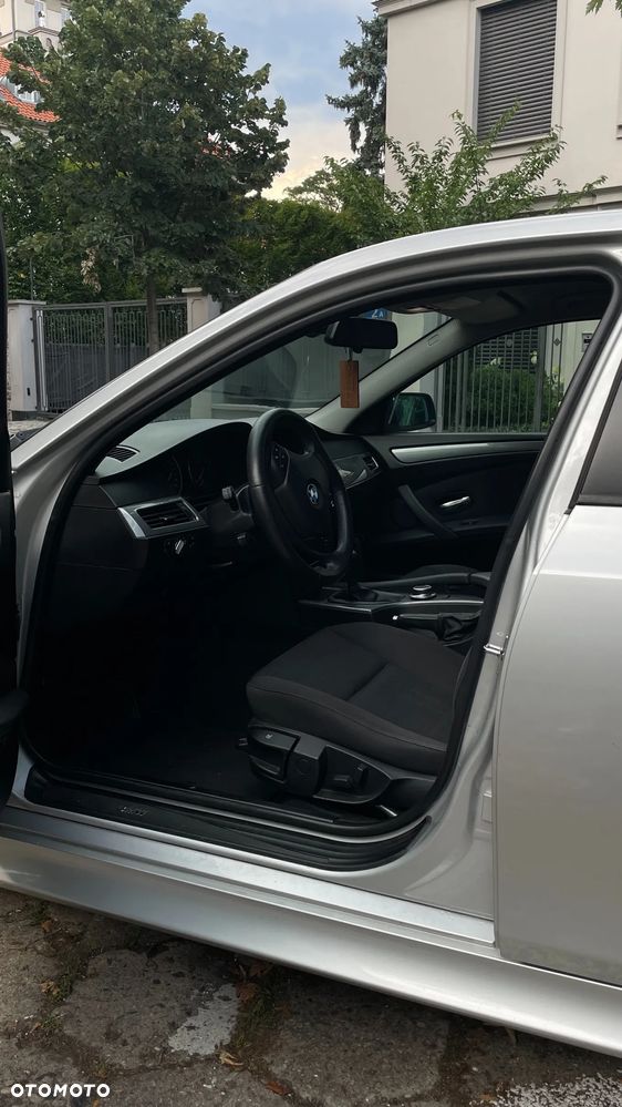 BMW Seria 5 523i - 11