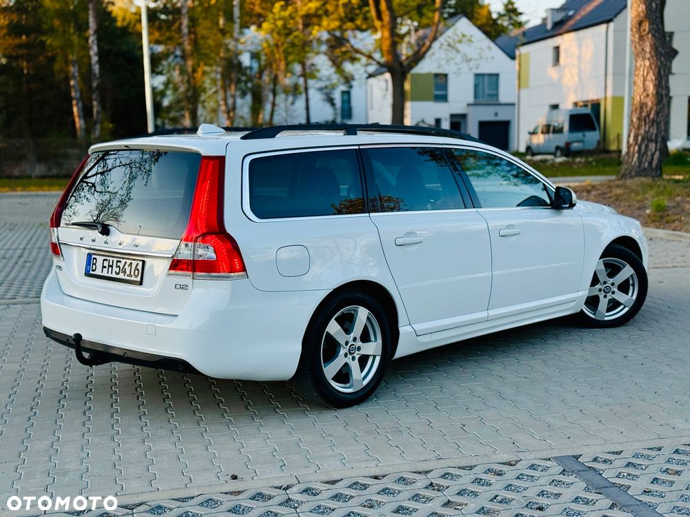 Volvo V70 D2 Momentum - 39