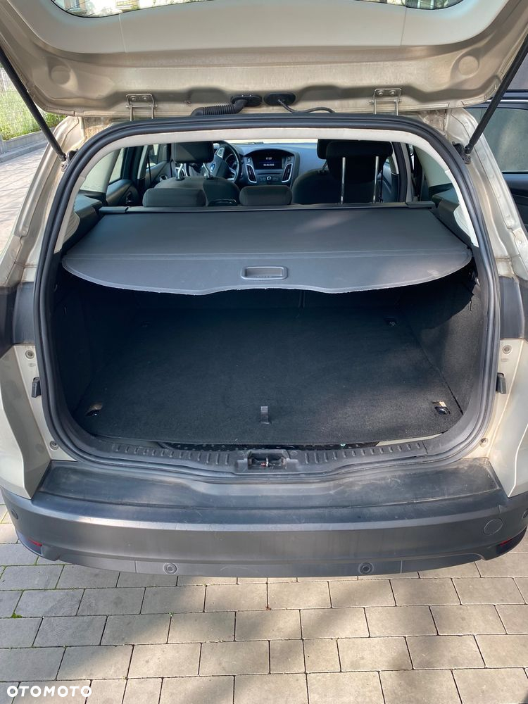 Ford Focus 1.0 EcoBoost Gold X (Trend) - 27