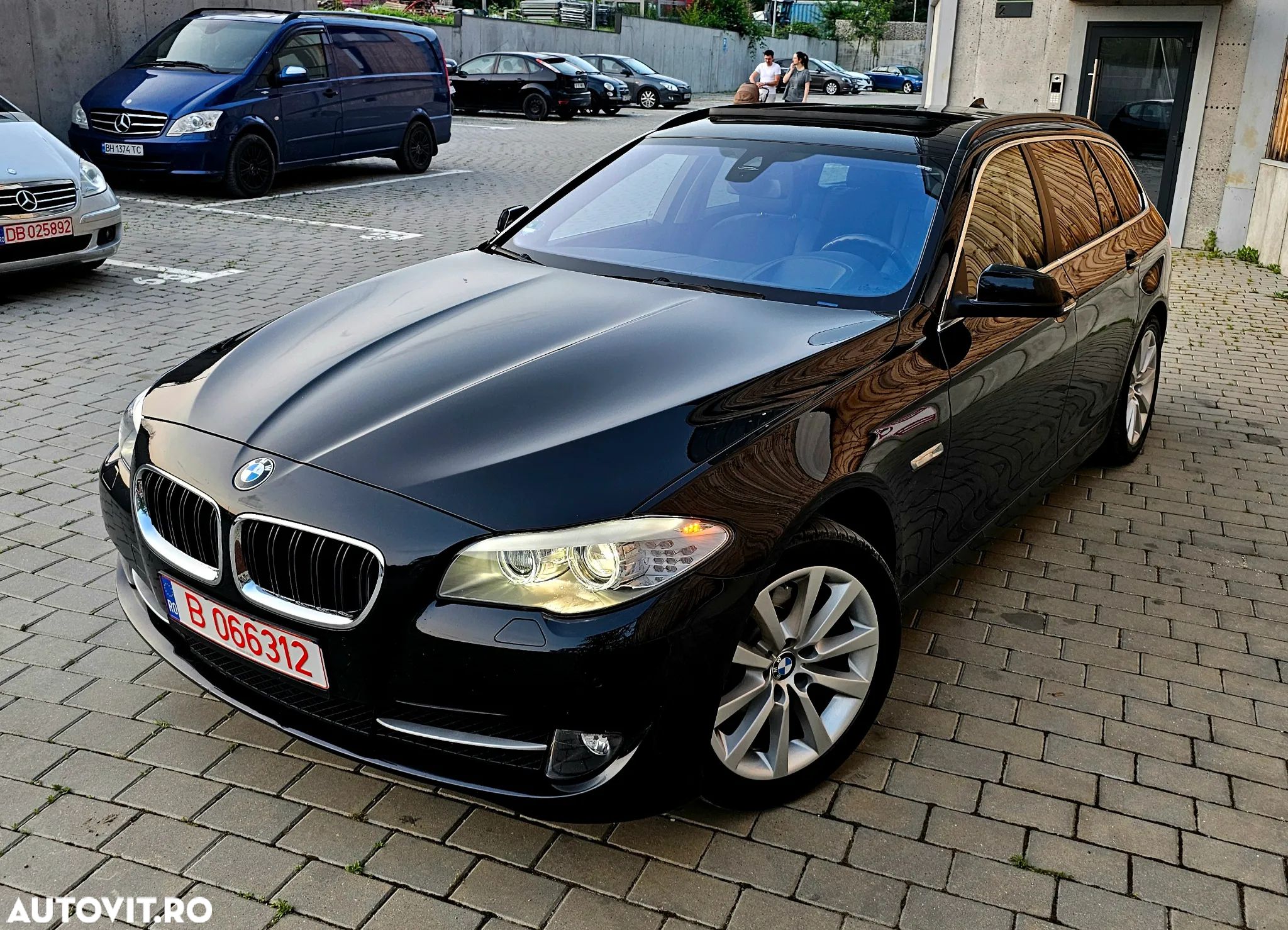 BMW Seria 5 520d Touring Aut. - 1