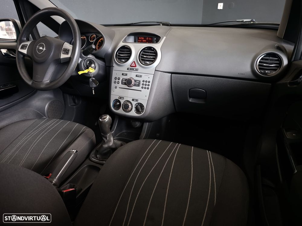 Opel Corsa 1.2 Cosmo - 35