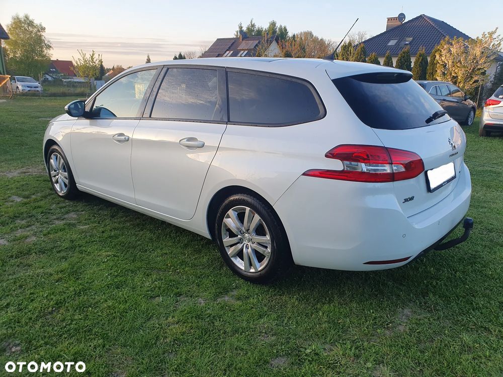 Peugeot 308 1.6 BlueHDi Allure S&S - 9