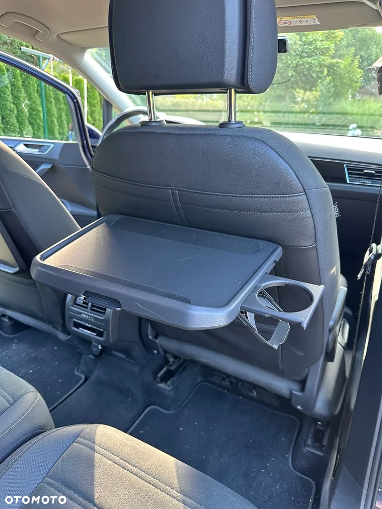 Volkswagen Touran - 33