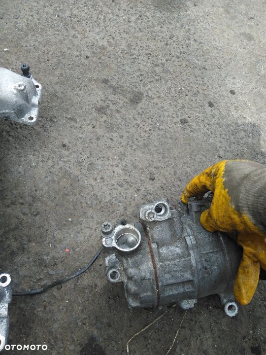 Kompresor klimatyzacji A8 4.2TDI 4E0260805BC - 4