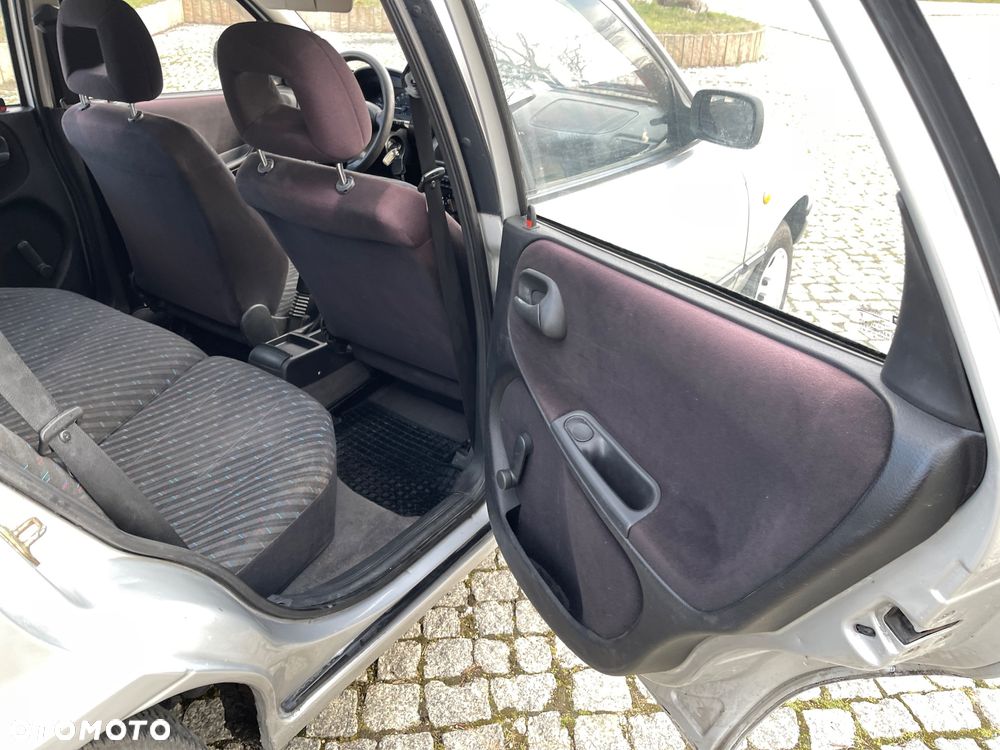 Opel Astra 1.4 GL - 27