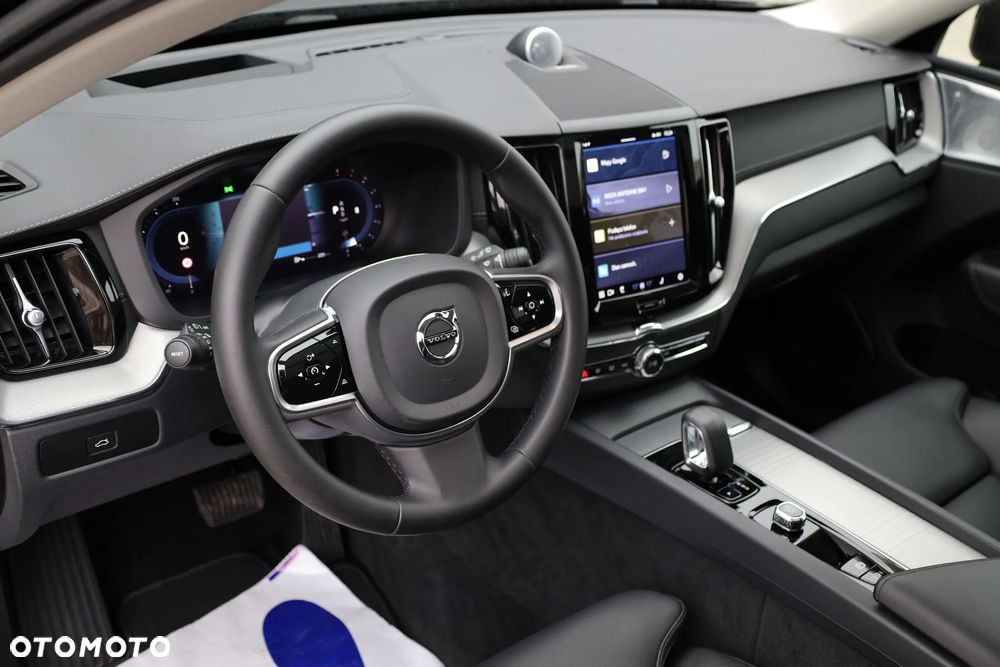 Volvo XC 60 B5 B AWD Ultimate Dark - 27