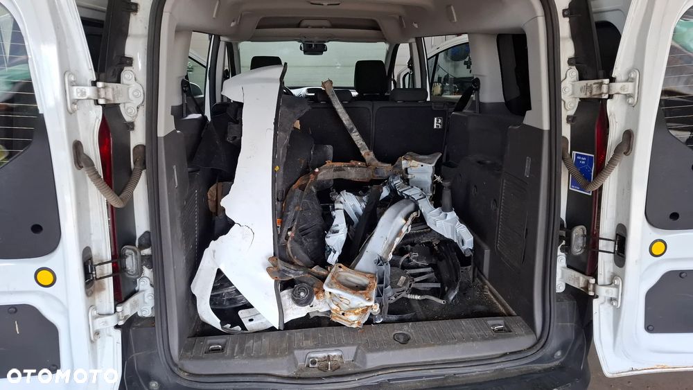 Ford Transit Connect - 23