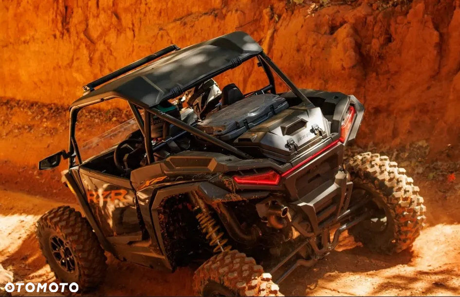 Polaris RZR - 11