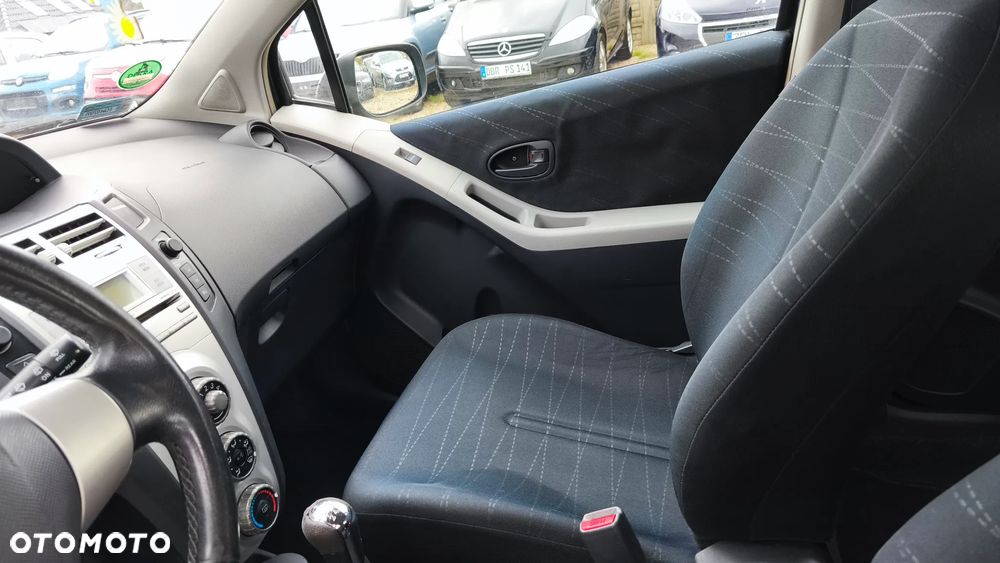 Toyota Yaris - 17