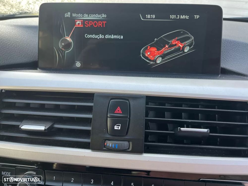BMW 318 d Touring Line Sport Auto - 36