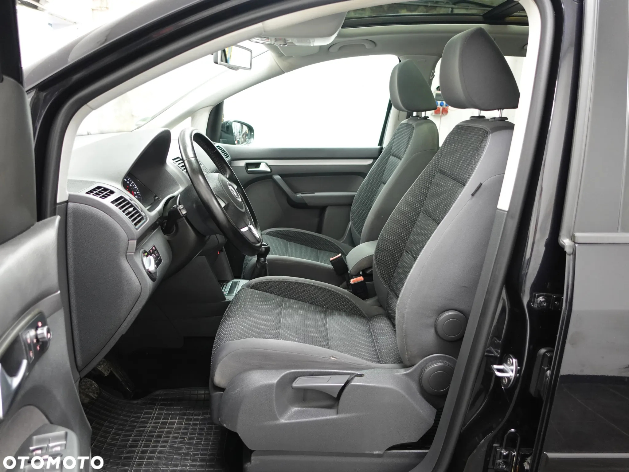Volkswagen Touran 2.0 TDI DPF Comfortline - 21
