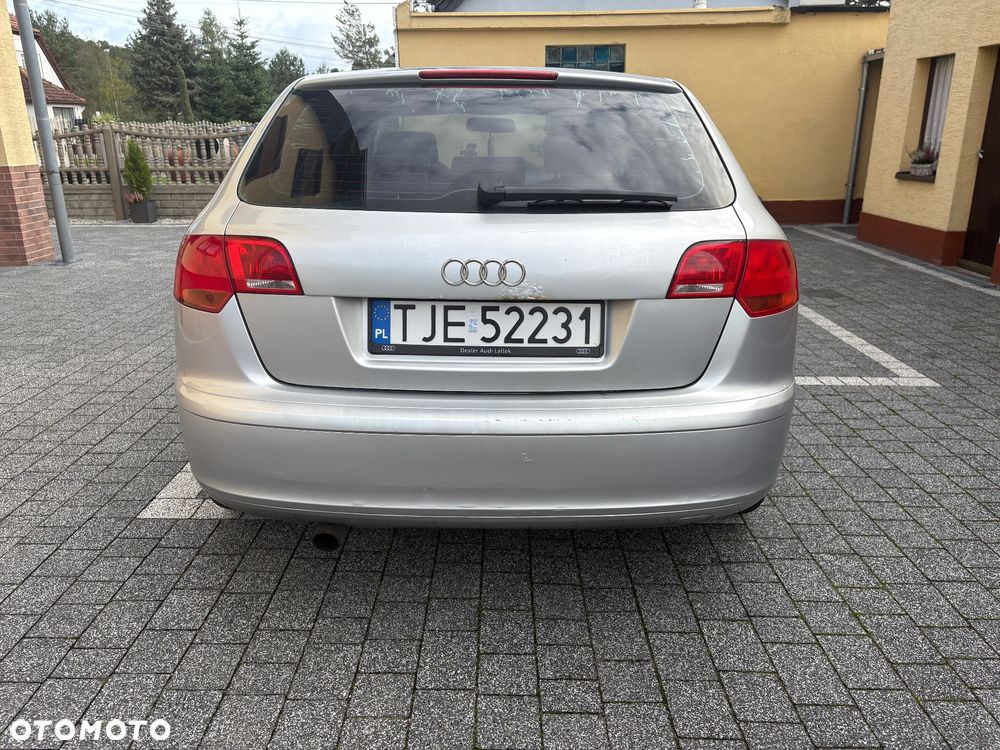 Audi A3 Sportback 1.6 FSI Ambition - 4