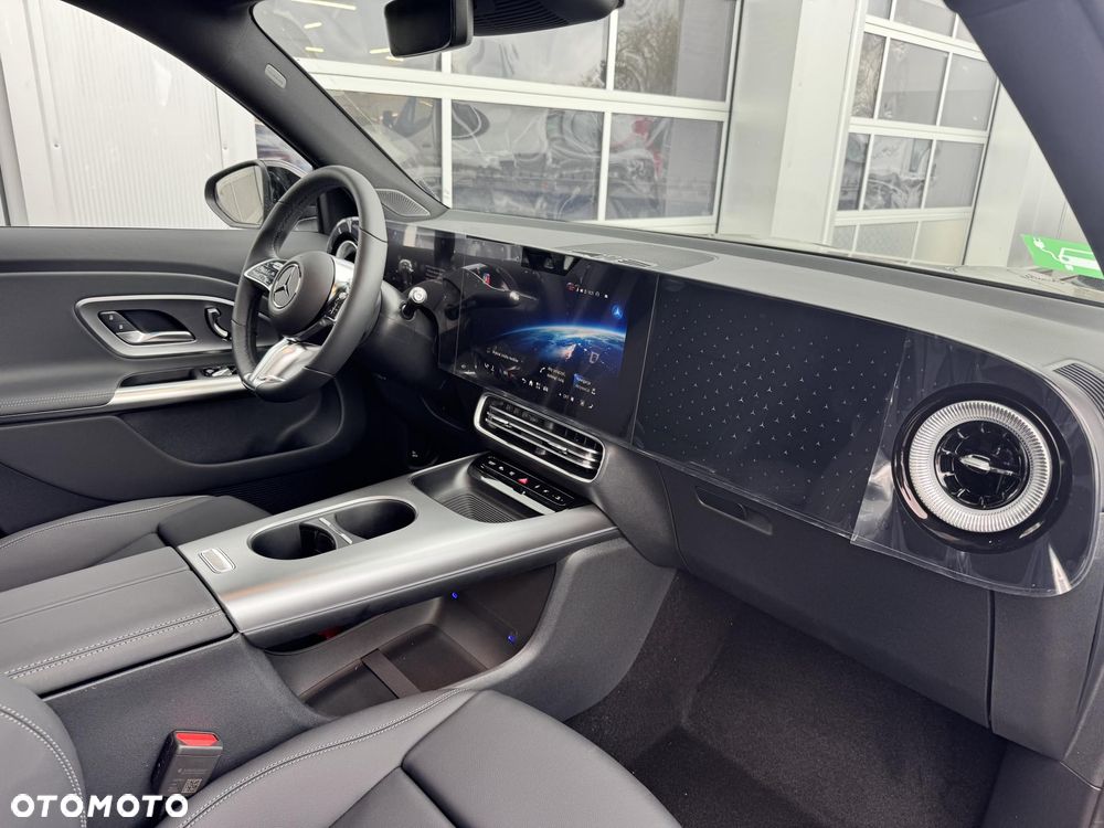 Mercedes-Benz GLB - 17