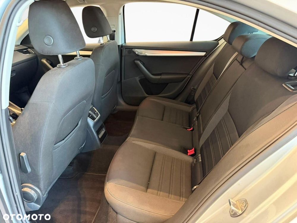 Skoda Octavia 1.4 TSI Ambition - 5