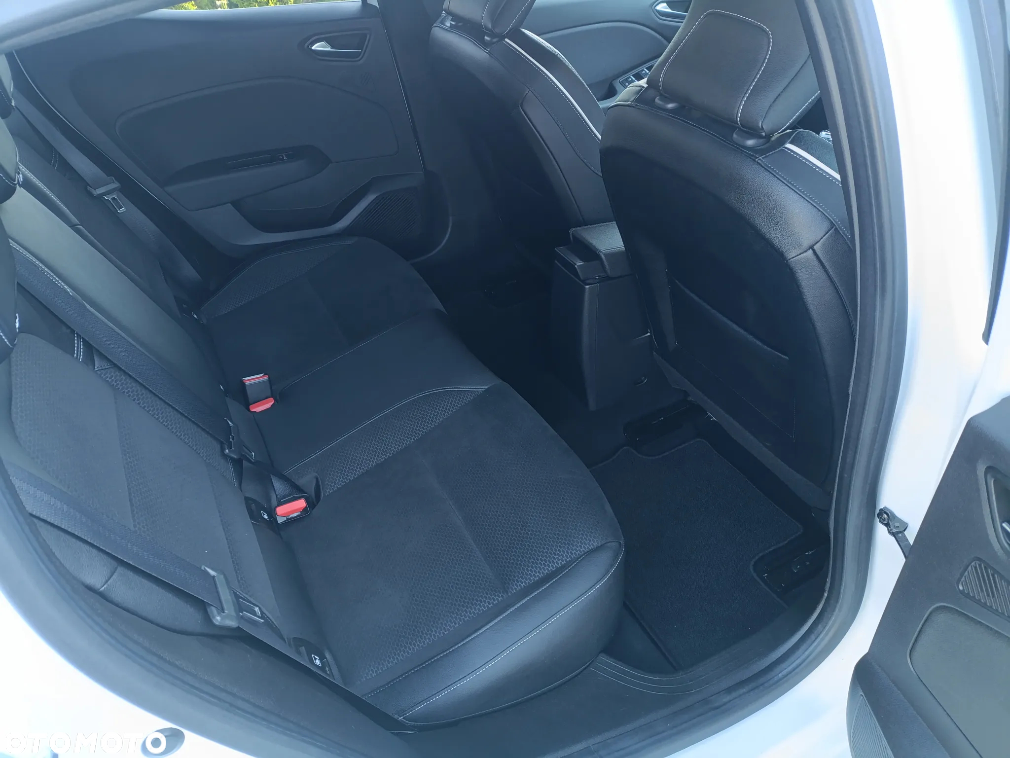 Renault Clio TCe 100 BUSINESS EDITION - 10