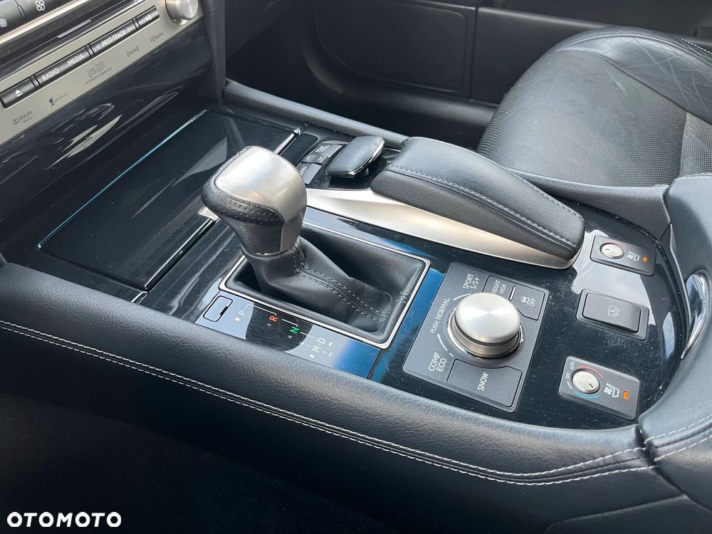 Lexus LS 460 F Sport - 26