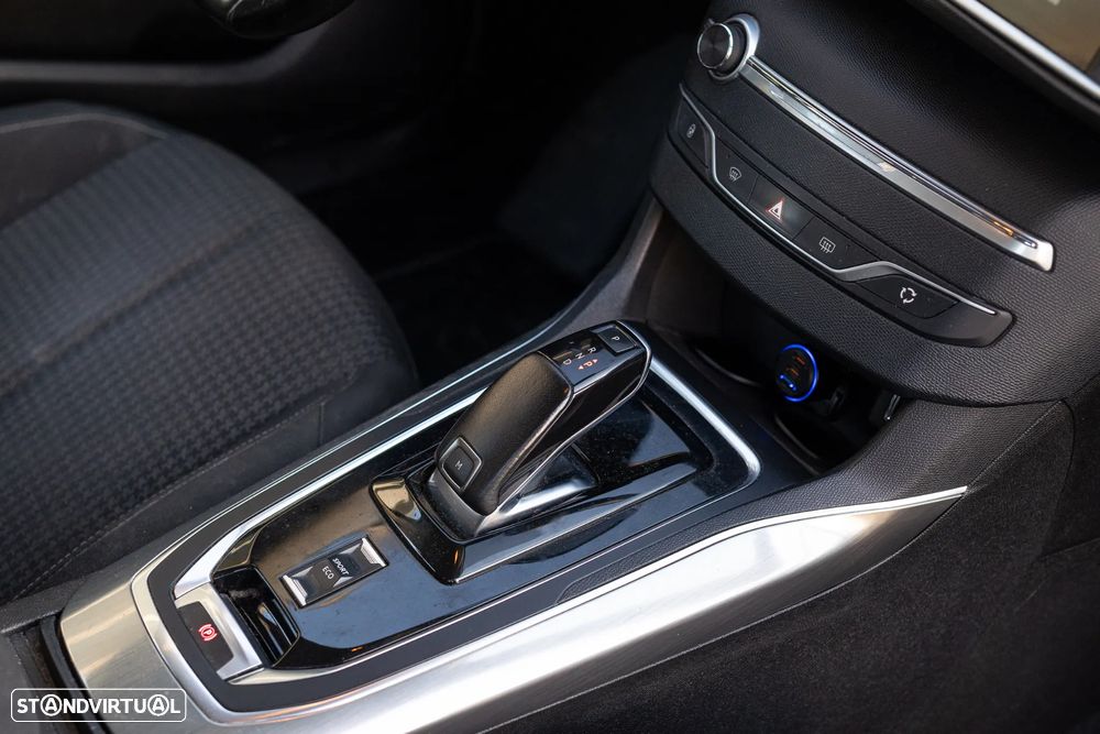 Peugeot 308 SW PureTech 130 GPF EAT8 Stop & Start Allure Business-Pack - 19
