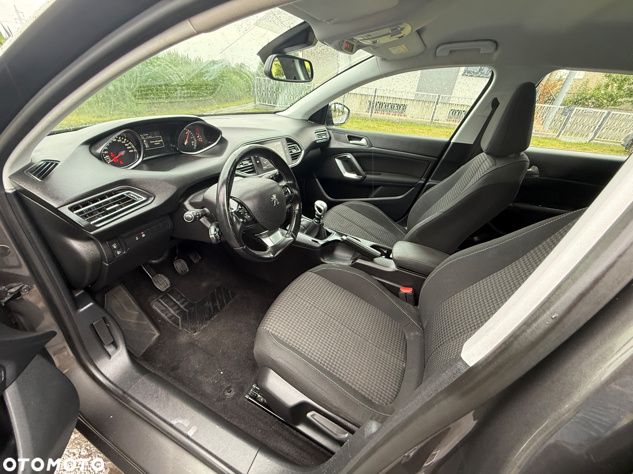 Peugeot 308 1.6 BlueHDi Allure S&S - 17