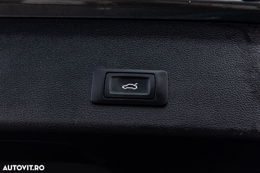 Audi A4 Avant 2.0 TDI ultra S tronic design - 16