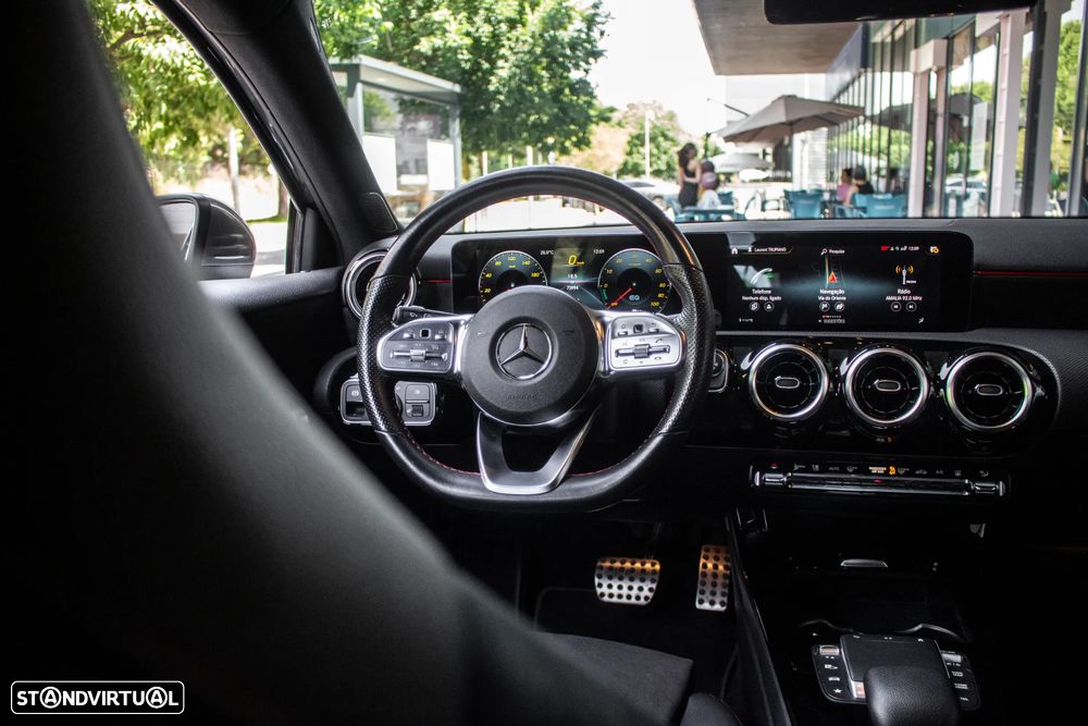Mercedes-Benz A 250 e AMG Line - 33