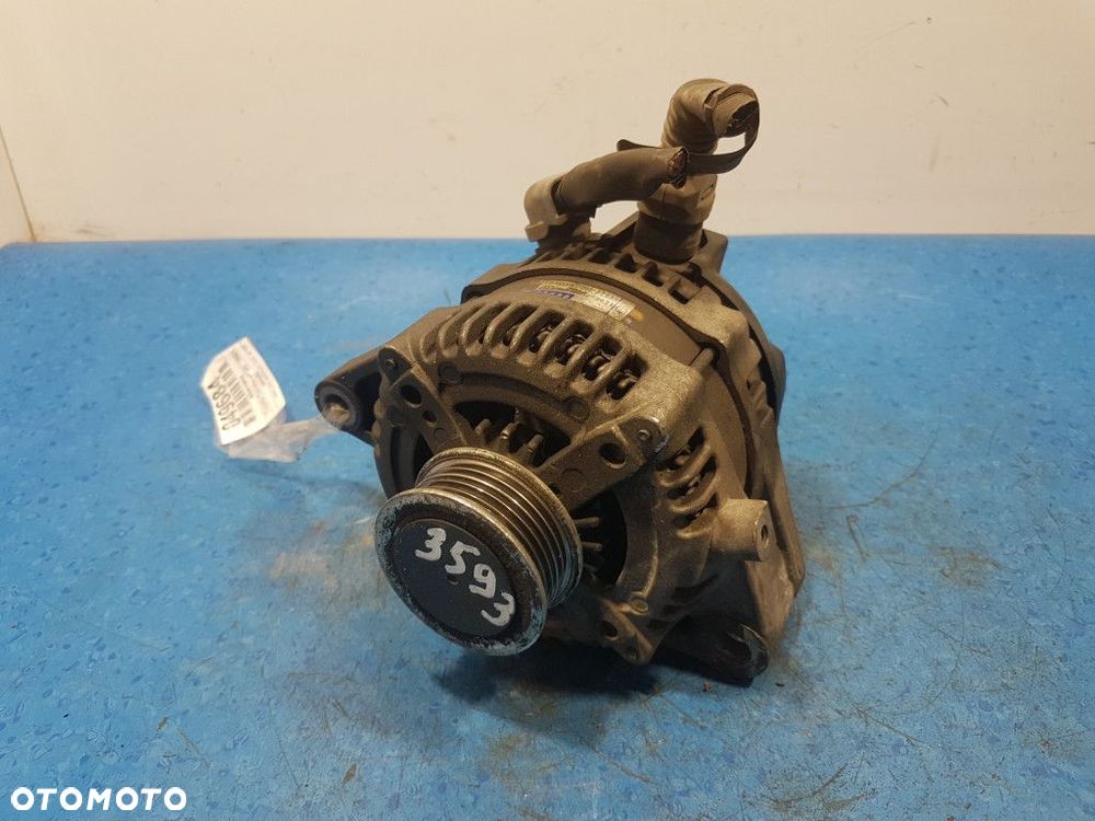 TOYOTA COROLLA VERSO ALTERNATOR - 1