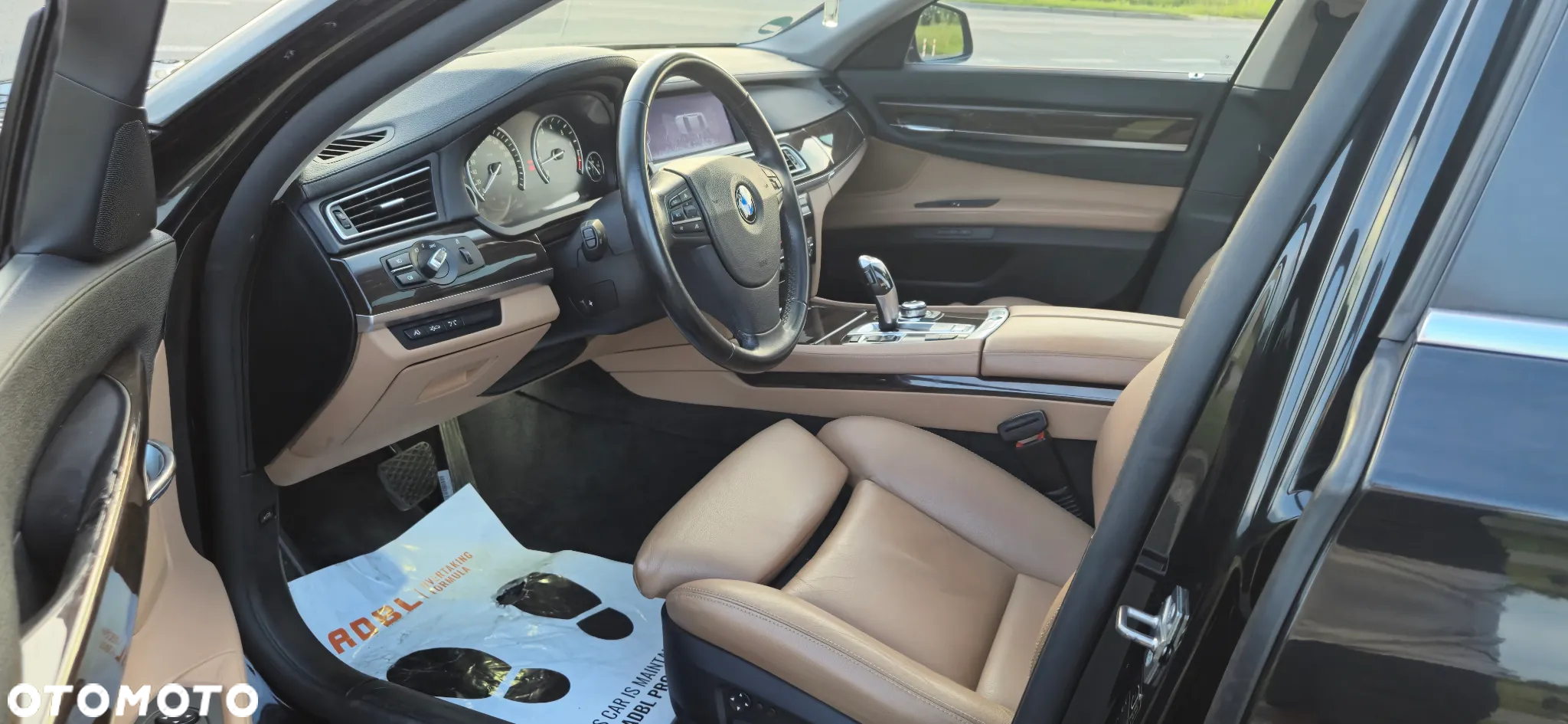 BMW Seria 7 750i xDrive - 4