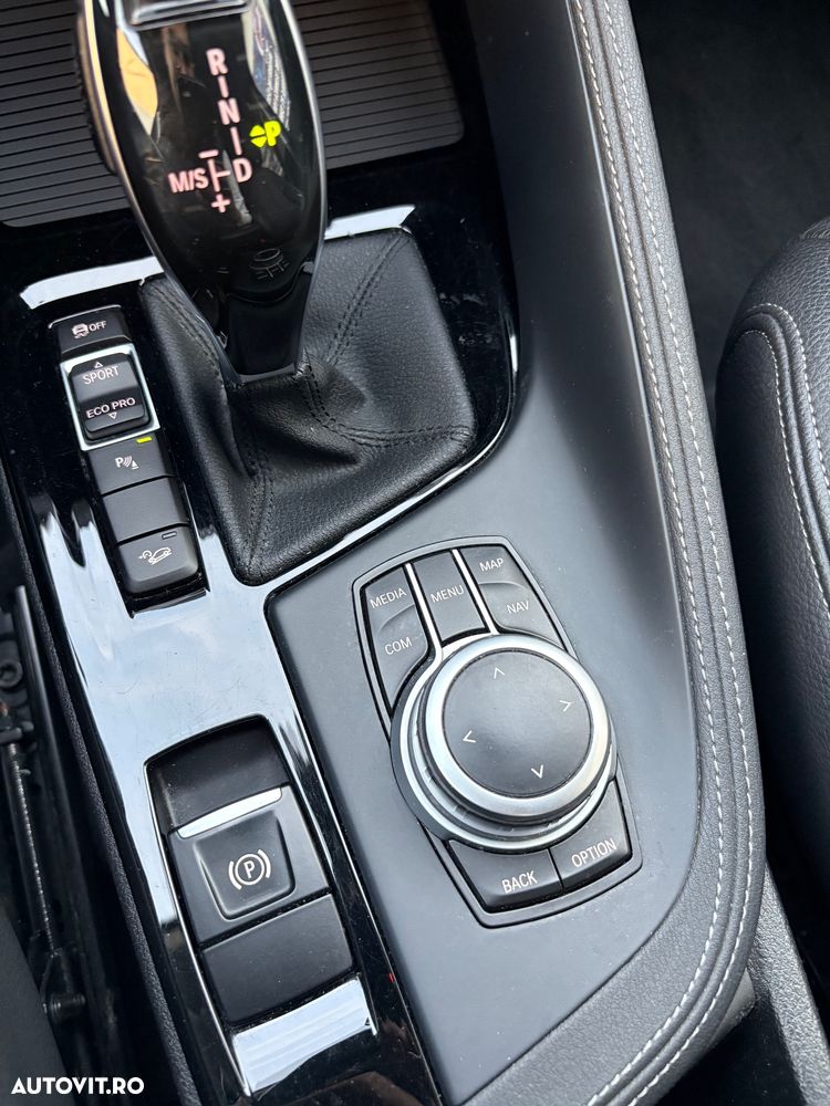 BMW X1 xDrive20i AT xLine - 35