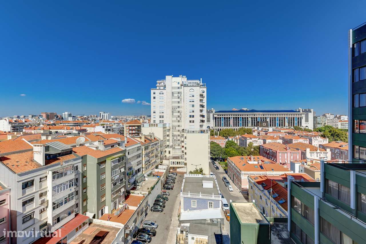 Penthouse Triplex de Luxo Remodelado em Lisboa: 4 Suítes, Vistas e Exc - Grande imagem: 3/51