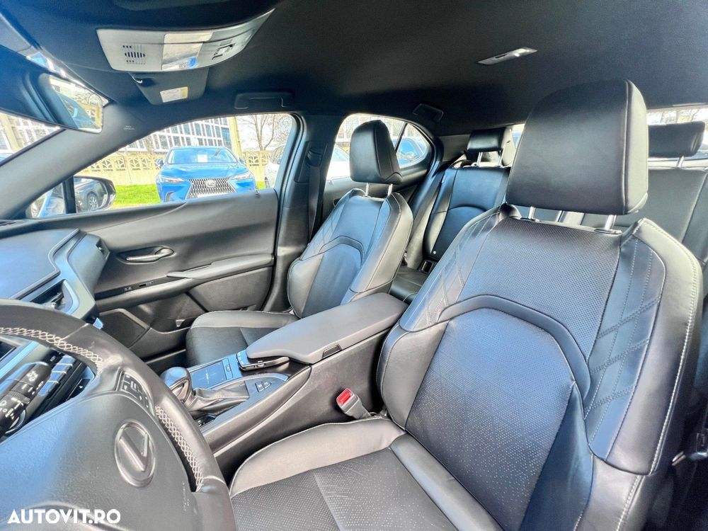 Lexus UX 250h Executive Line - 13