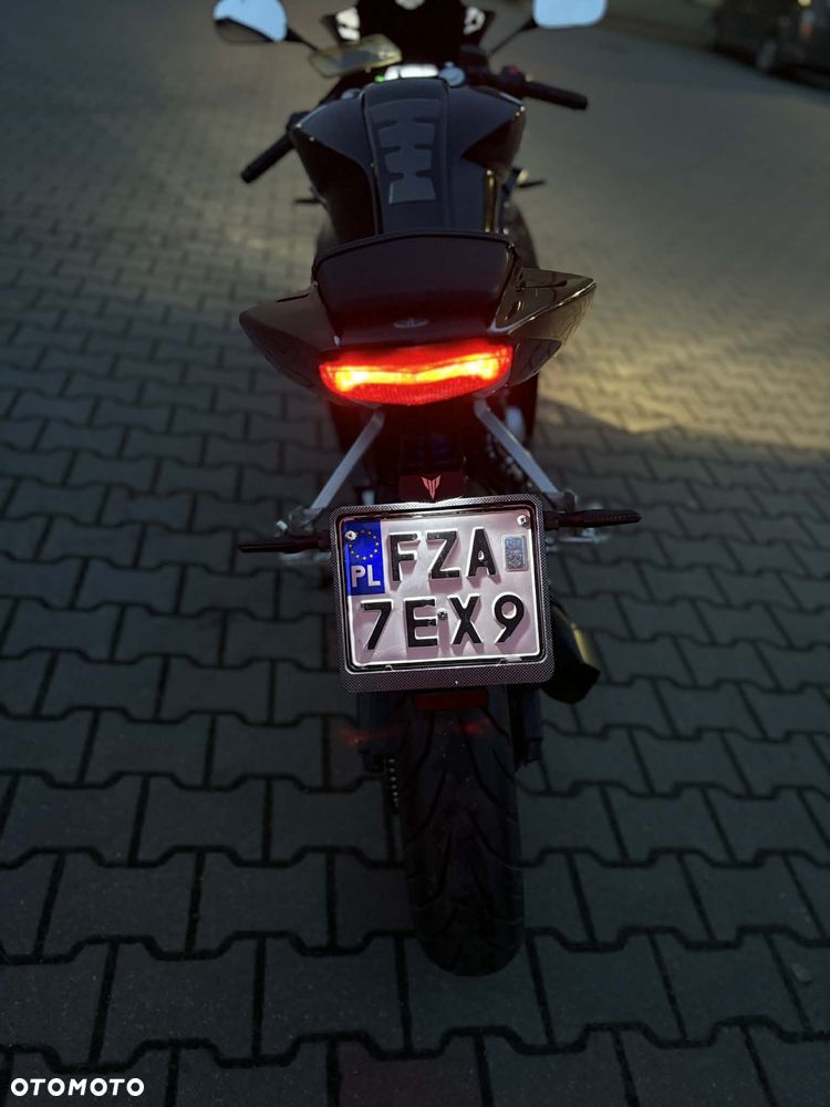 Yamaha YZF - 8