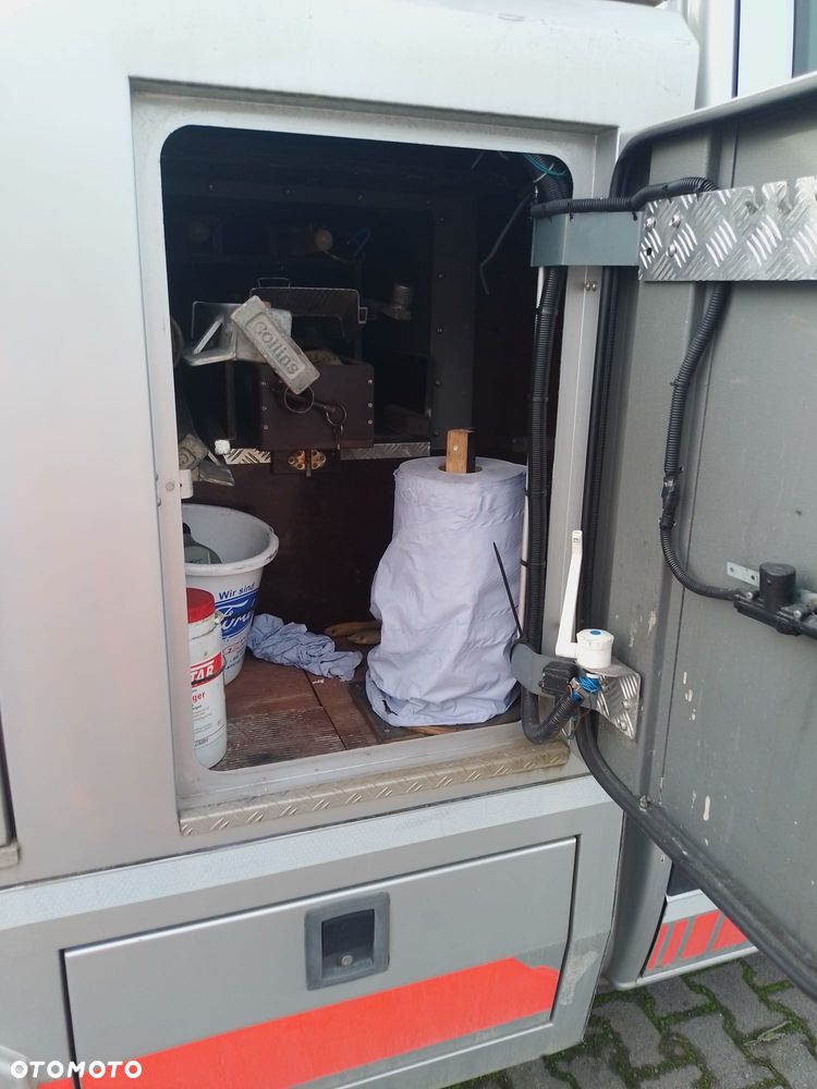 Mercedes-Benz Sprinter 616 - 11