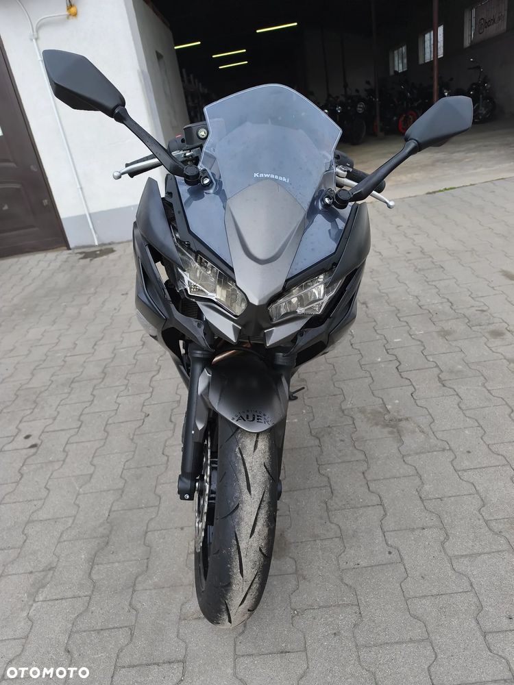 Kawasaki Ninja - 25