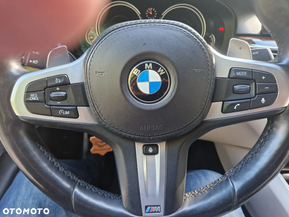 BMW Seria 5 520d xDrive Sport - 10