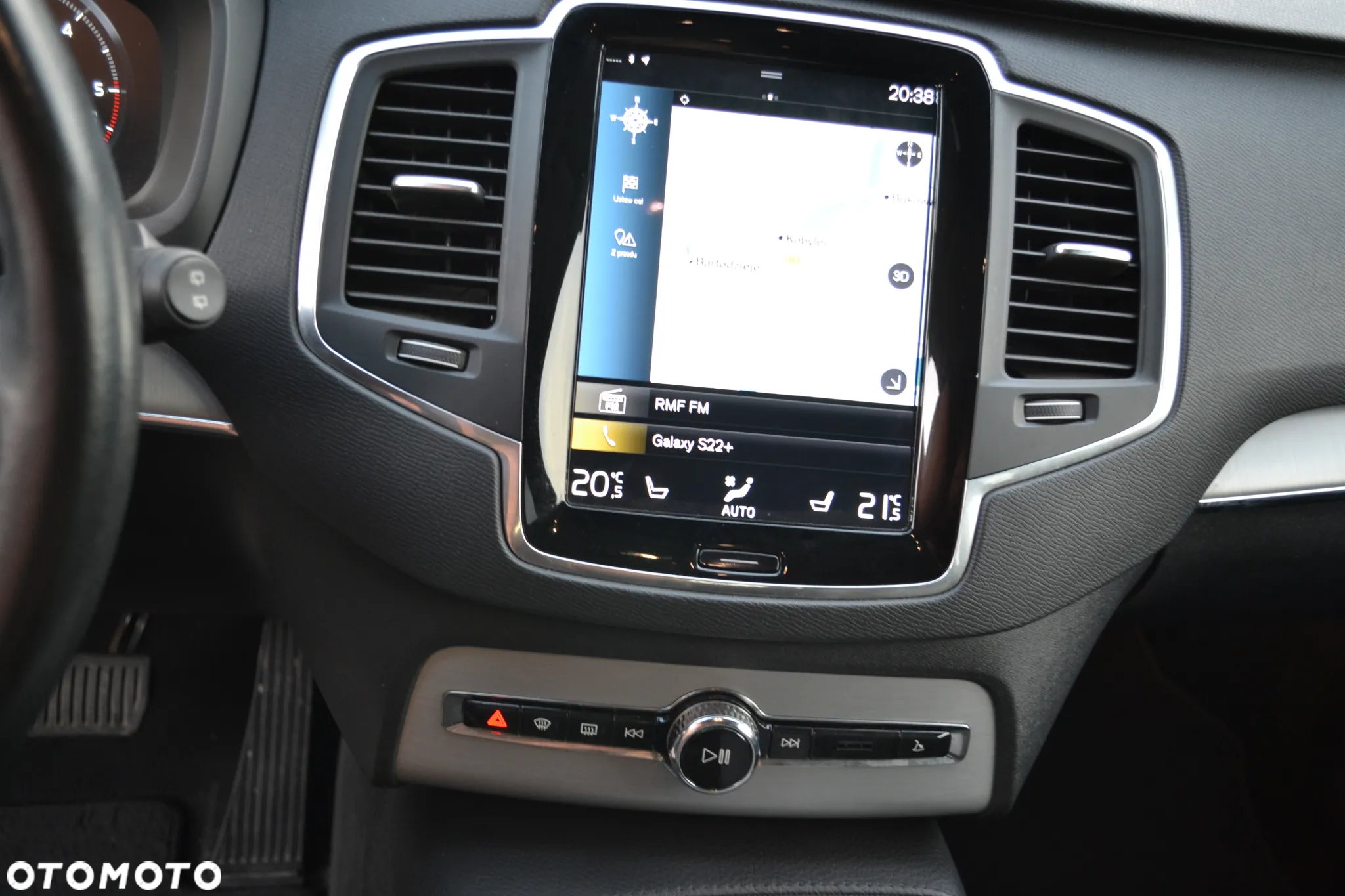 Volvo XC 90 D5 SCR AWD Momentum 7os - 22