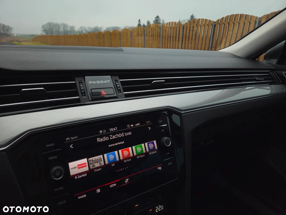 Volkswagen Passat 2.0 TDI SCR DSG Business - 29