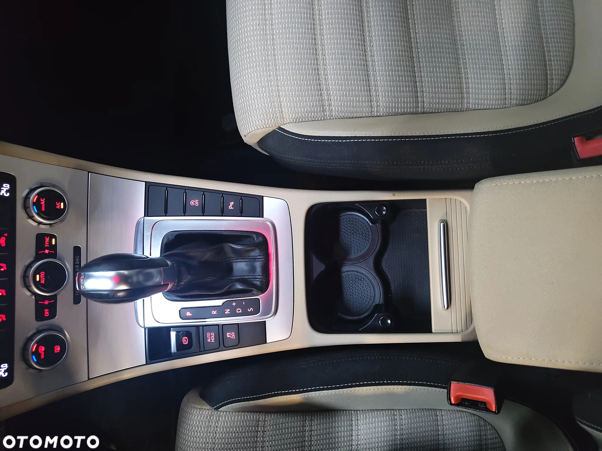 Volkswagen CC 1.4 TSI BMT DSG - 25
