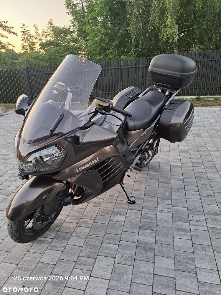 Kawasaki GTR - 6