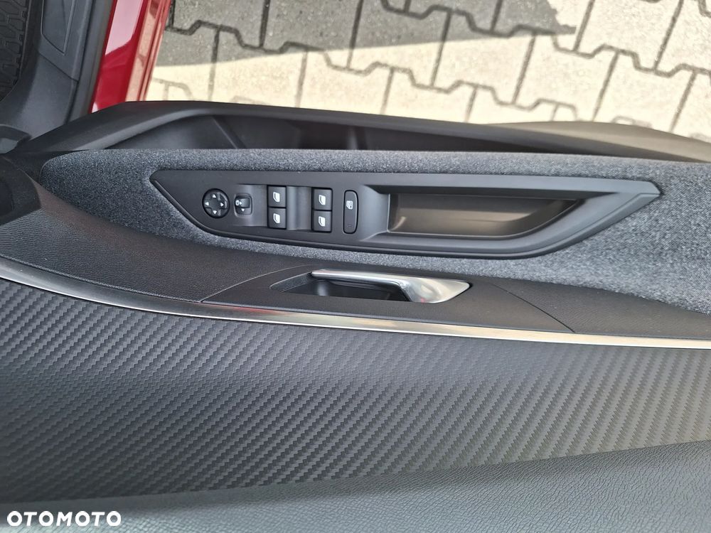 Peugeot 3008 1.2 PureTech GPF Active S&S EAT8 - 7