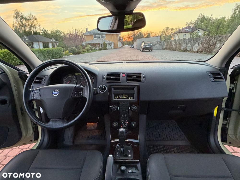Volvo S40 2.4i Momentum - 26