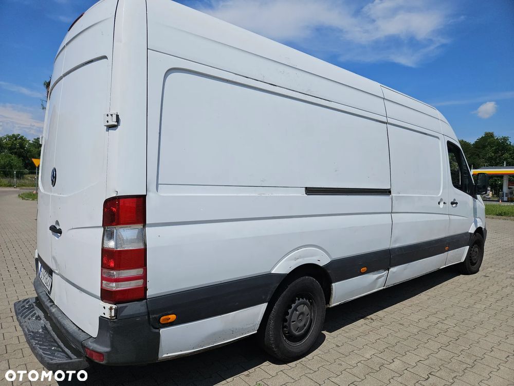 Mercedes-Benz Sprinter - 4