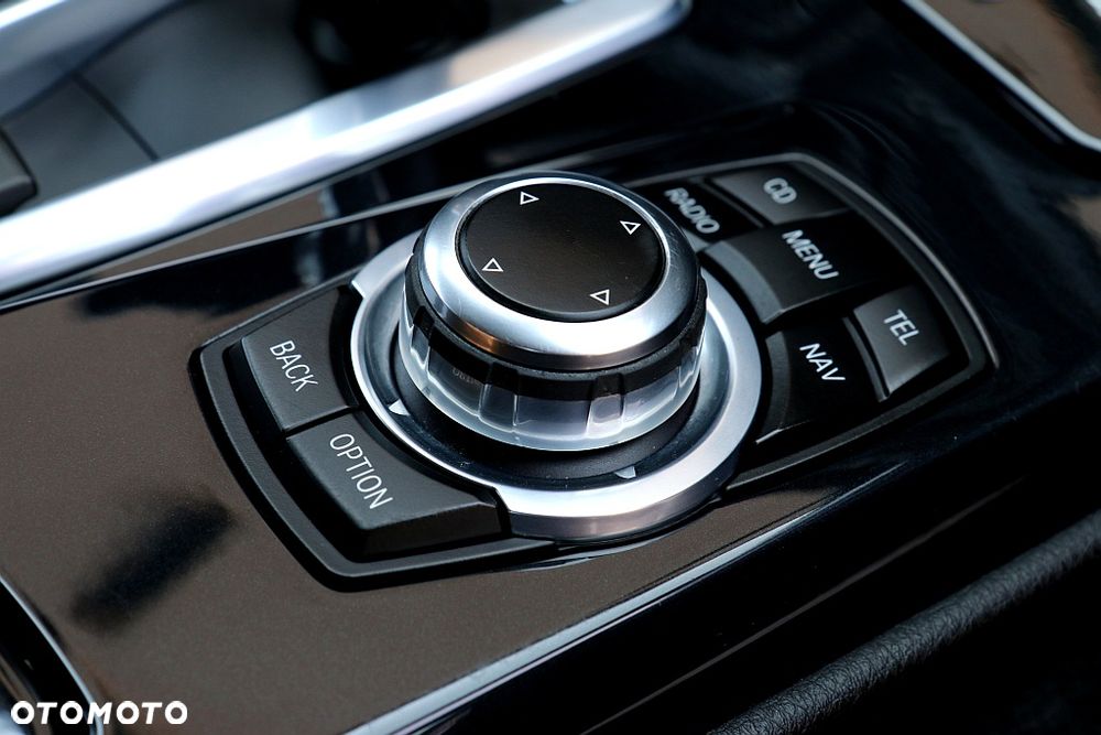 BMW Seria 5 520d Luxury Line - 9